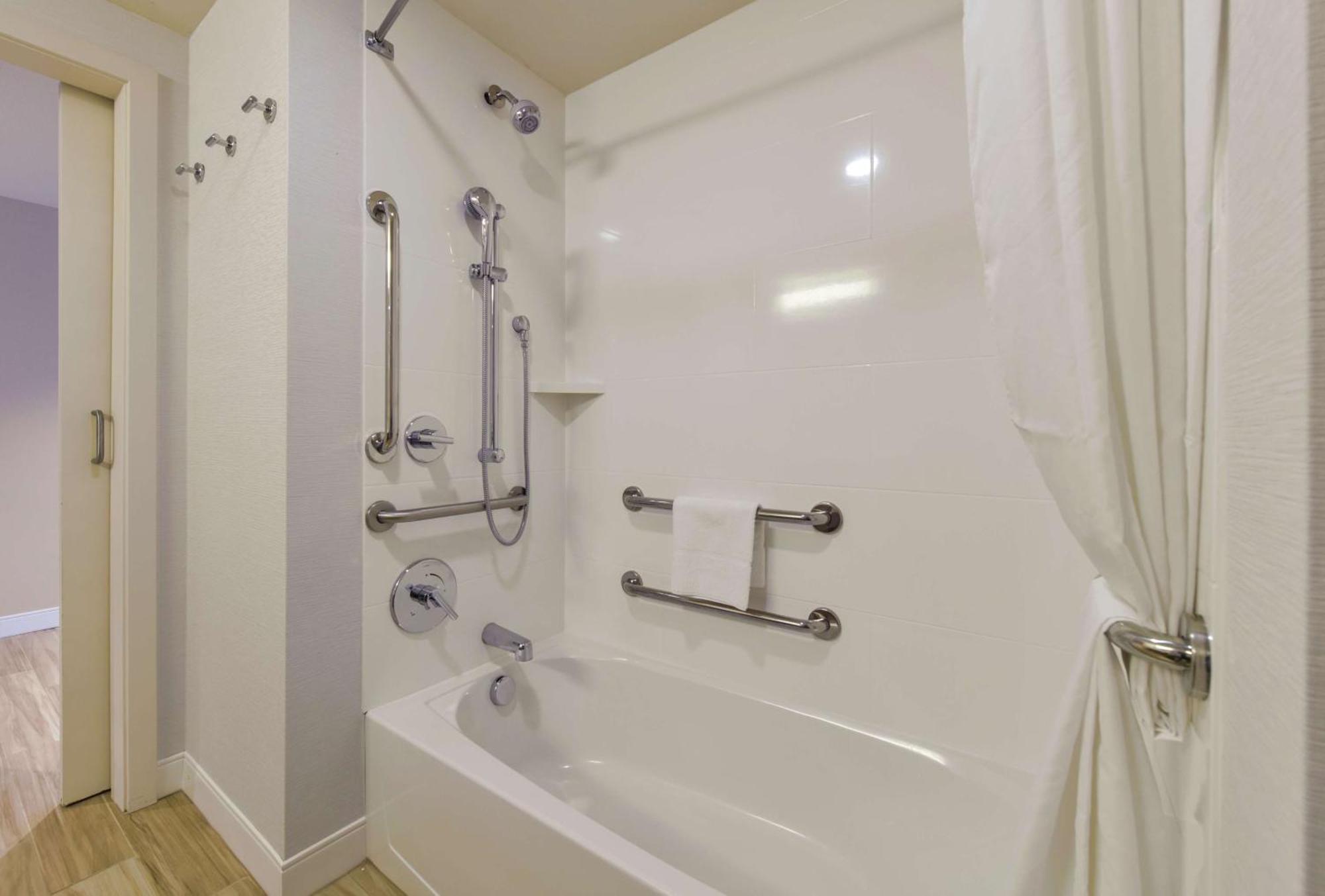Hampton Inn & Suites Seattle/Redmond Wa Εξωτερικό φωτογραφία