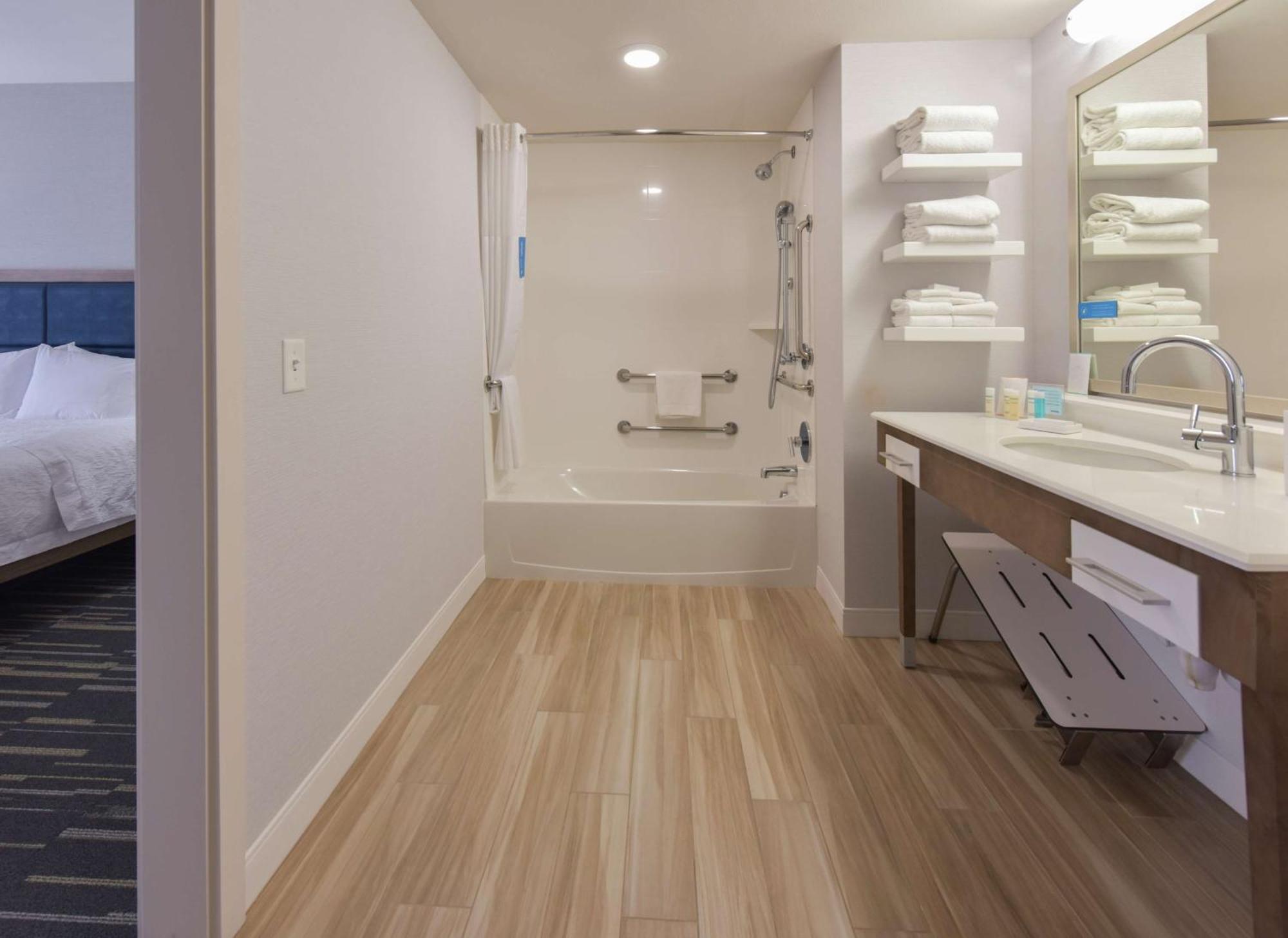 Hampton Inn & Suites Seattle/Redmond Wa Εξωτερικό φωτογραφία